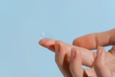 初めてのコンタクトレンズは眼科へ！注意点や何をするのか解説