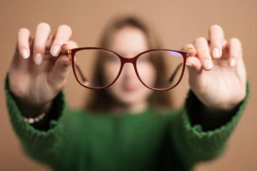 近視の原因とは？子どもの近視と進行を遅らせる方法も紹介